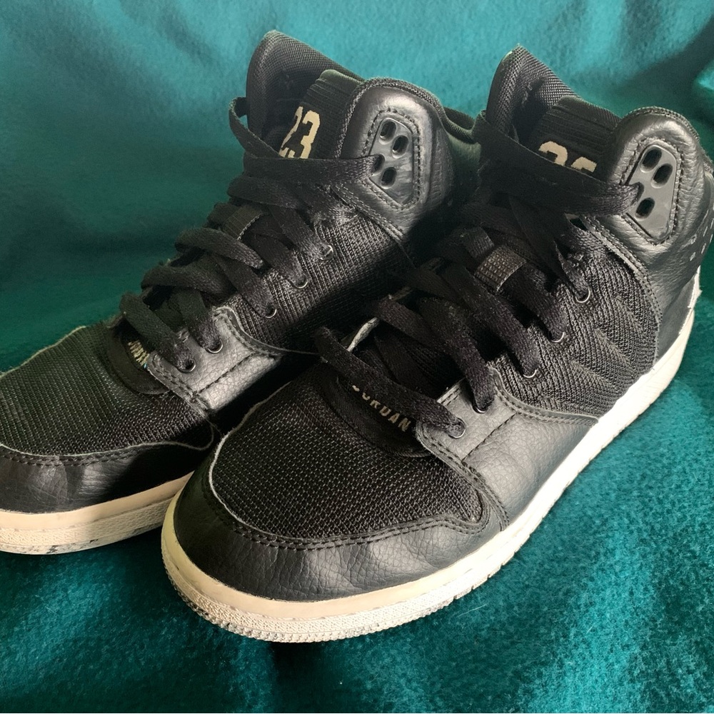 Nike Jordan’s Sneakers Youth 5.5